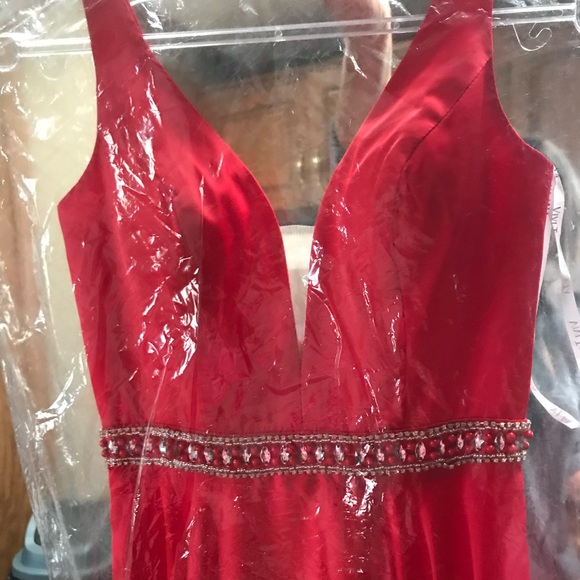Red prom dress - Picture 3 of 3